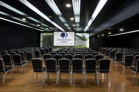 Doubletree by Hilton Lisbon - Fontana Park in Almada — foto 27