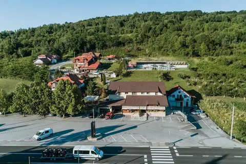 Tourist Centar Marko in Rakovica — foto 24