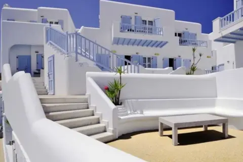 Petinos Beach Hotel in Πλατύς Γιαλός — foto 7