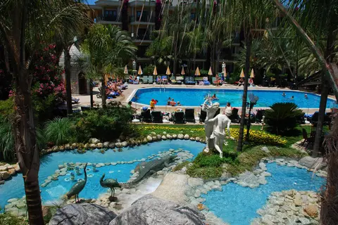 Yetkin Club Hotel in Alaşehir — foto 17