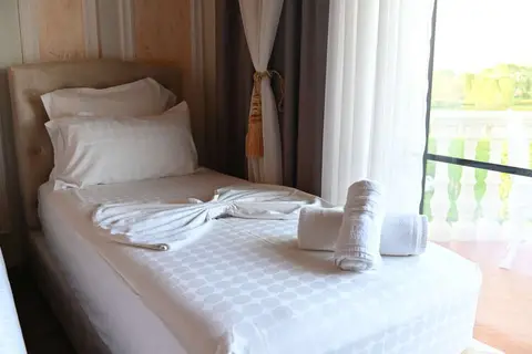 Onufri Hotel in Golem, foto 11