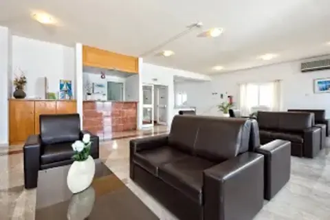 Sunny Hill Hotel Apartments in Paphos — foto 16