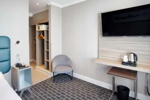 Hotel City Sleeper at Royal National Hotel in Londen — foto 17