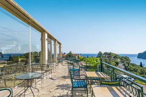 Paleo ArtNouveau in Παλαιοκαστρίτσα — foto 5