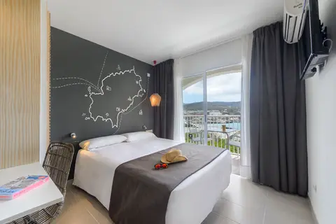 Hotel Vibra Cala Tarida in Sant Josep de sa Talaia, foto 3