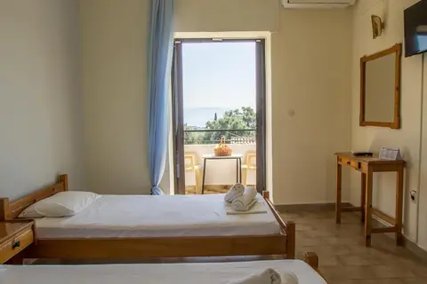 Aggeliki Apartments in Dassia Ski Club: Parasailing Water Sports in Corfu, foto 13
