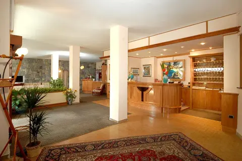 Hotel Cinque Terre in Gardone Riviera — foto 9