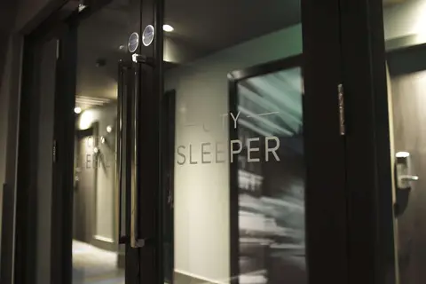 Hotel City Sleeper at Royal National Hotel in Londen — foto 14