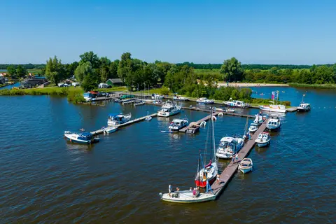 Vakantiepark Bergumermeer in Suameer — foto 3