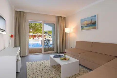 Batihan Beach Resort & Spa in Kuşadası — foto 12