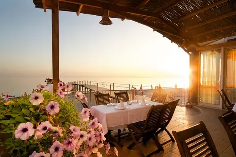 Aragosta Restaurand-Hotel in Durres — foto 3