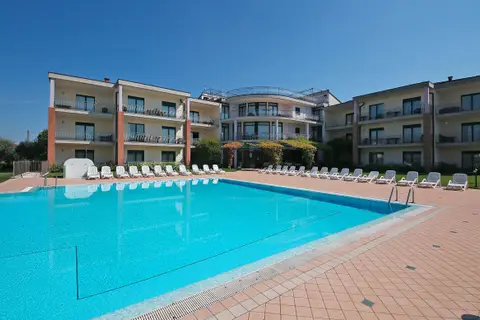 Nettuno in Peschiera del Garda — foto 18