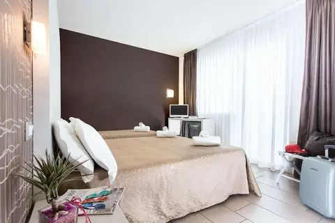 Color Mokambo Shore Design Hotel in Cesenatico — foto 4