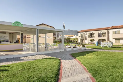 White Olive Marine Aquapark Resort in Zipari — foto 16