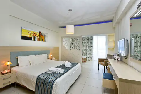 Pernera Beach Hotel in Παραλίμνι — foto 16