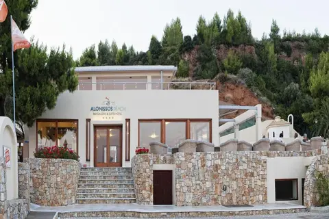 Alonissos Beach Bungalows & Suites Hotel in Βότση