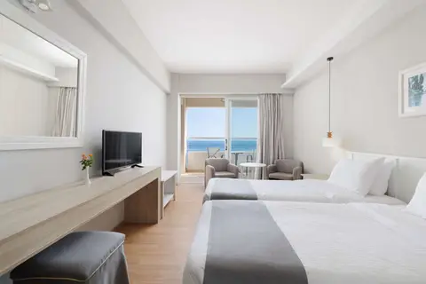 Elea Beach in Δασσιά — foto 21