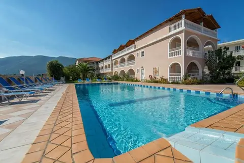Hotel Plessas Palace in Alykanas