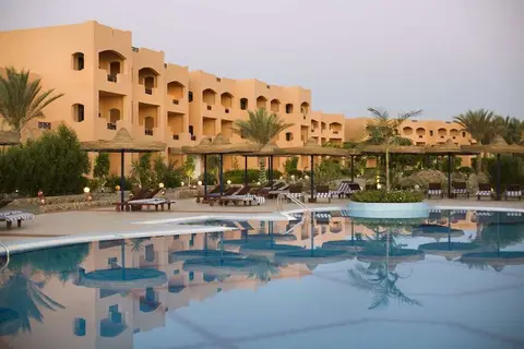 Elphistone Resort in Sea Secrets Divers