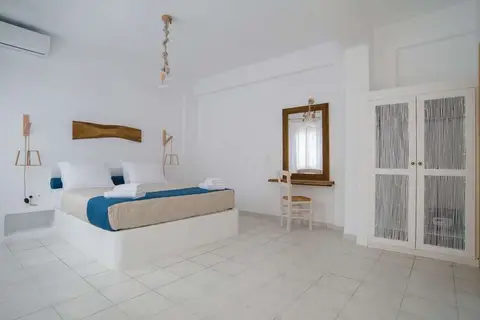 Santorini Crystal Blue Suites in Kamari, foto 2