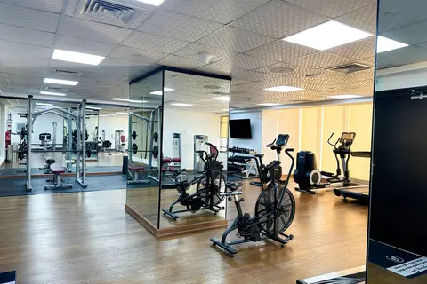 Four Points by Sheraton Production City, Dubai in Dubai — foto 16
