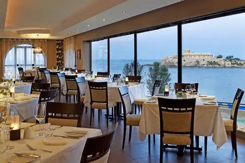 Corinthia Hotel St. George's Bay in San Ġiljan — foto 6