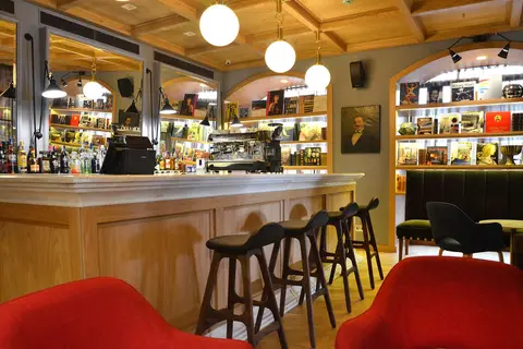 Brown's Central Hotel in Almada — foto 9