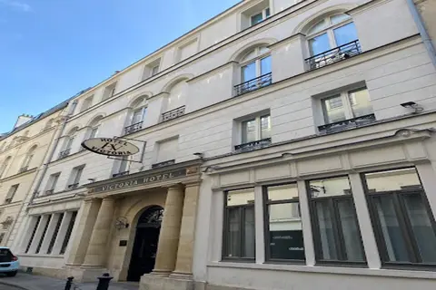 Victoria in Parijs
