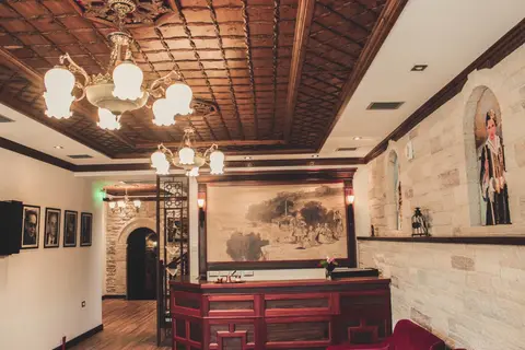 Hotel Kastro in Gjirokastra — foto 18