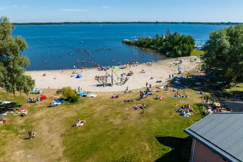 Vakantiepark Bergumermeer in Sumar — foto 15