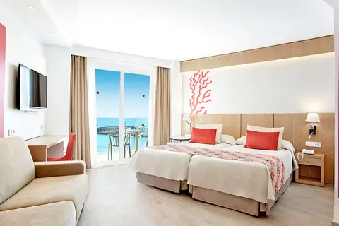 Universal Hotel Perla in S'Illot — foto 18