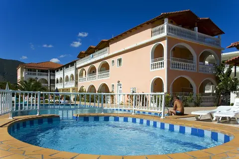 Hotel Plessas Palace in Alikanas