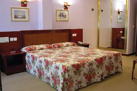 Chateau La Roca in Santander — foto 18