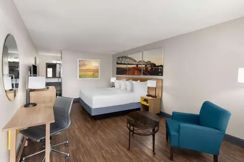 Ramada by Wyndham Sofia City Center in Sofia — foto 11