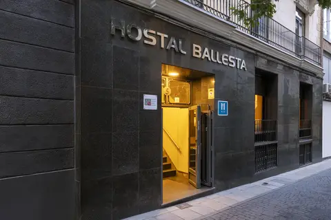 Hostal Ballesta in Madrid — foto 4