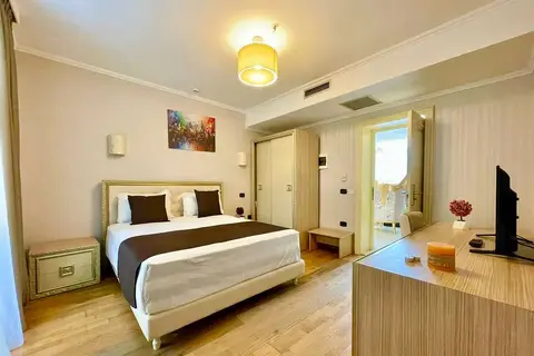 AMH Hotel in Durres — foto 4