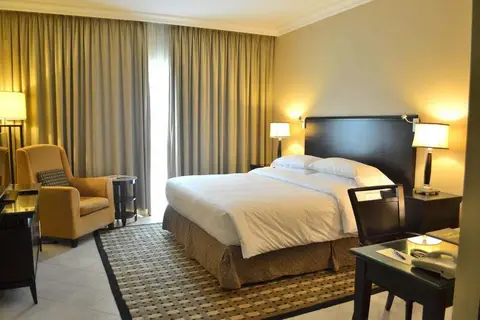 Sheraton Khalidiya Hotel in الحِصِن — foto 8