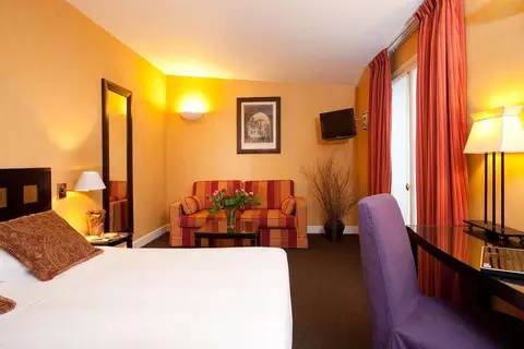 Hotel de la Jatte in Neuilly-sur-Seine — foto 2