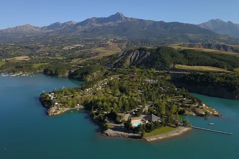 La Presqu île Serre-ponçon in Prunières — foto 2