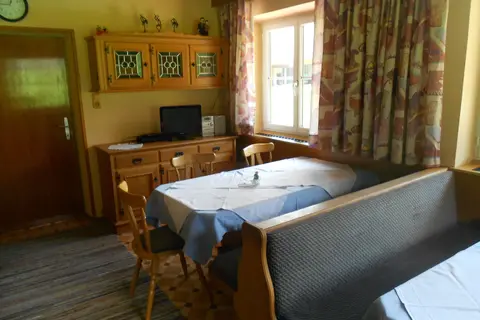 Pension Erlerhof in Ried im Zillertal — foto 3
