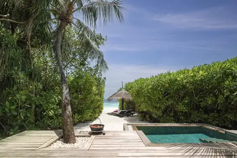 NH Collection Maldives Havodda Resort in Gaaf Dhaal Atoll Education Centre, foto 17