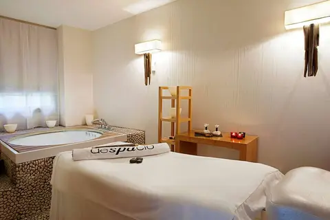 Hotel H10 Casanova in Barcelona — foto 2