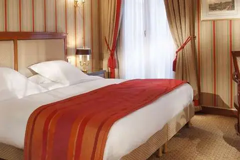 Rochester Champs Elysees in Parijs — foto 13