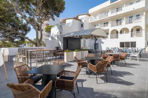 Barceló Ponent Beach in Cala Ferrera — foto 13