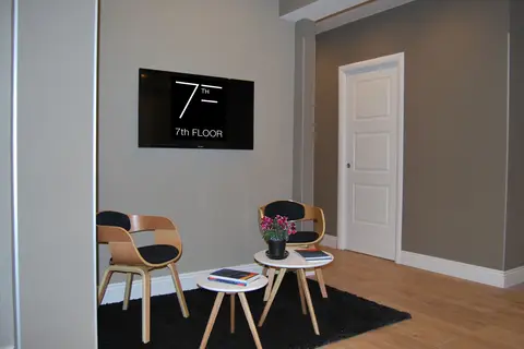 7th Floor Suite in Napels