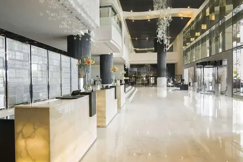 Sofitel Abu Dhabi Corniche in الدَّانَةْ — foto 9