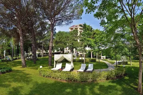 Melia Grand Hermitage in Дентална клиника „Медика 3 Дент“ — foto 12