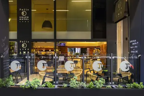 Polis Grand in Athene — foto 20