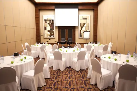 Amwaj Rotana in JB Gastropub — foto 34