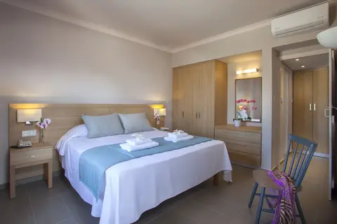 Louis St Elias Resort & Waterpark in Παραλίμνι — foto 13